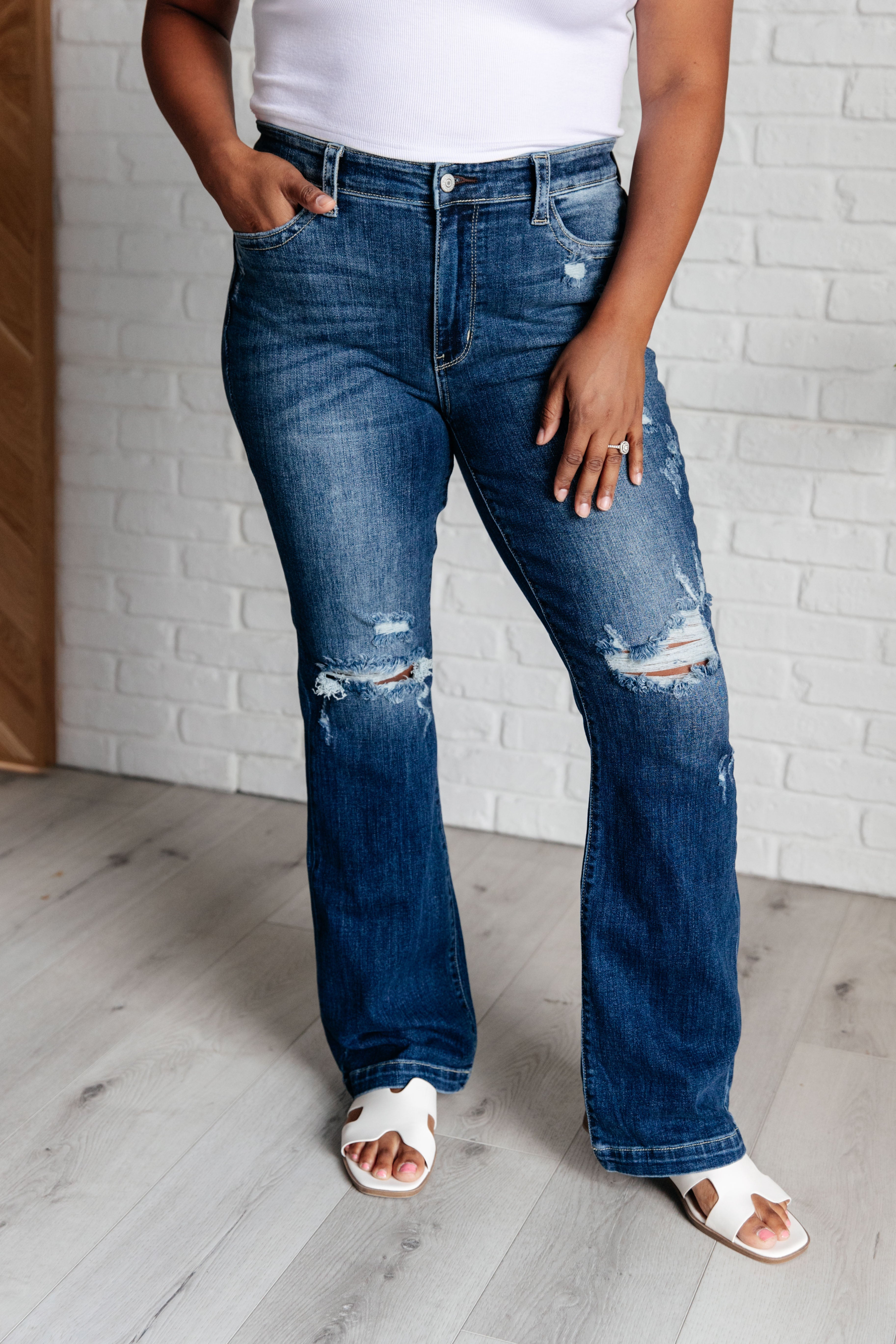 Mila Mid Rise Distressed Bootcut Jeans (Judy Blue)