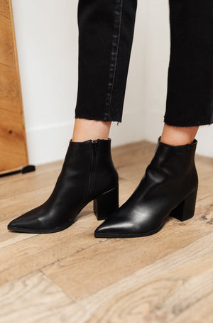 Amari Ankle Boots In Black