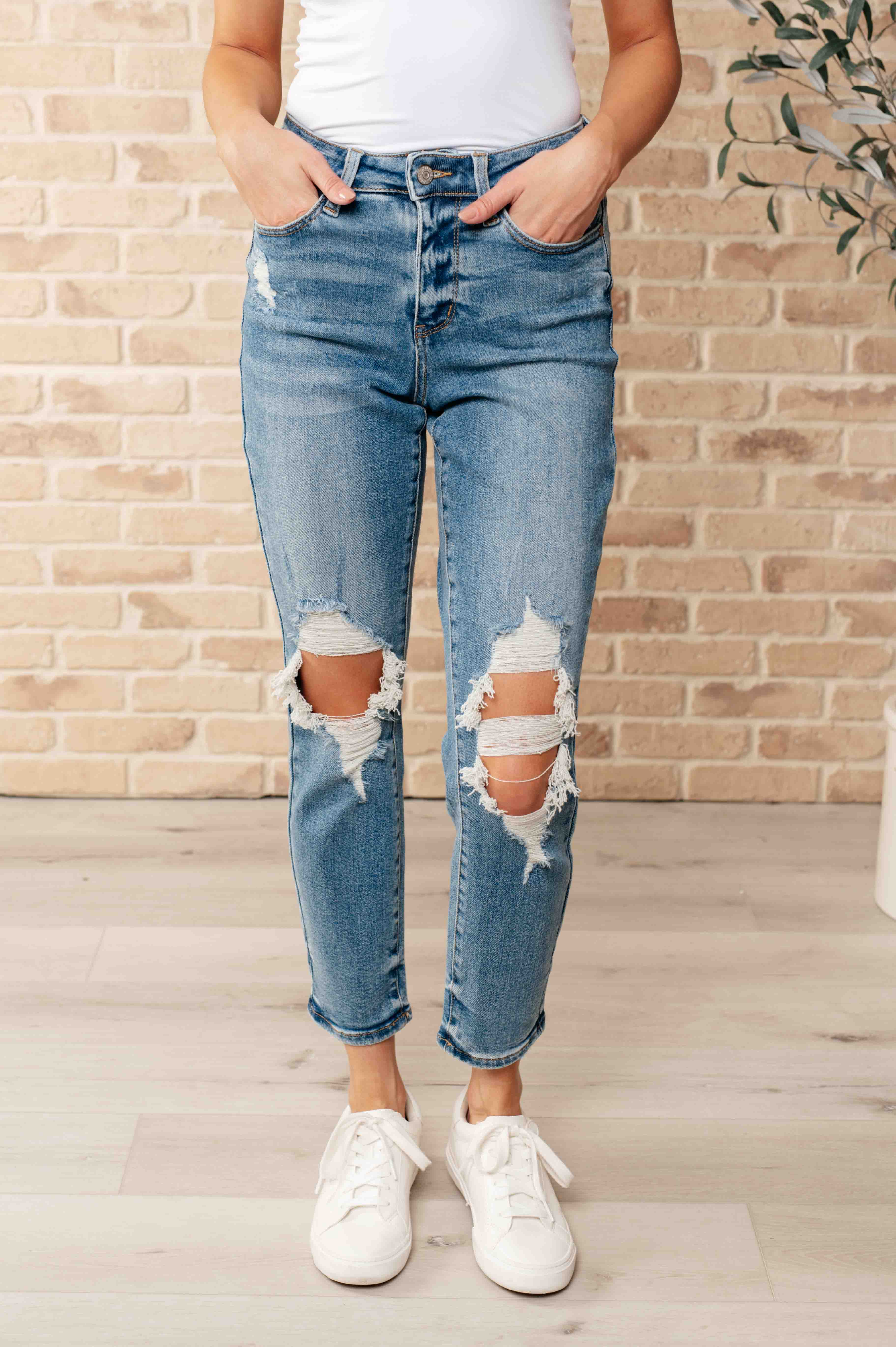 Frankie High Waist Distressed Boyfriend Jeans (Judy Blue)