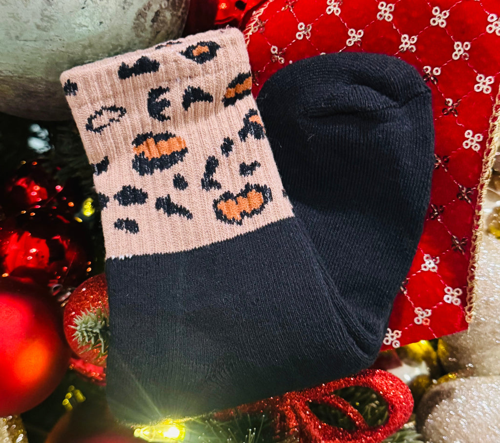 RTS Black Solid Leopard Winter Socks