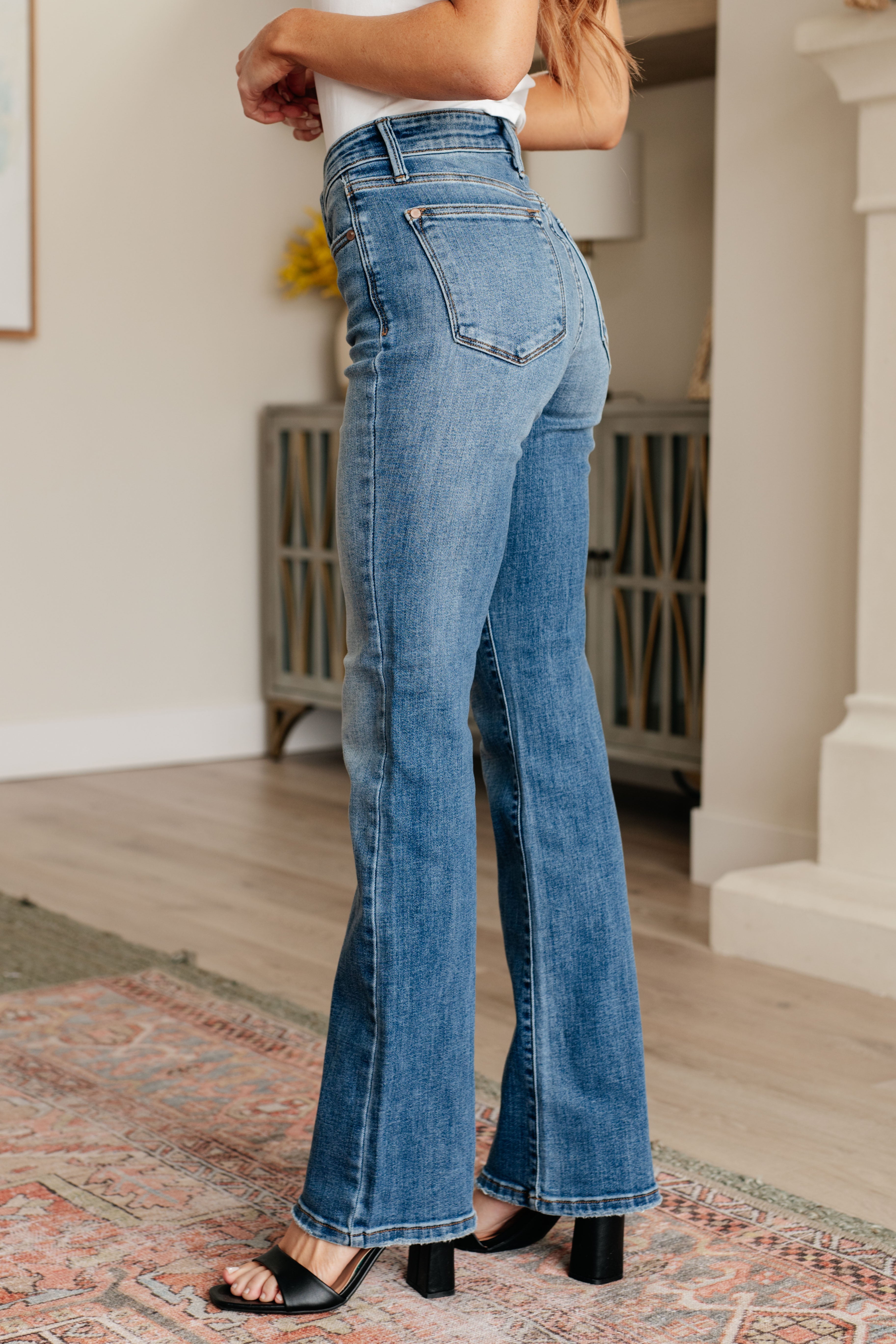 Genevieve Mid Rise Vintage Bootcut Jeans (Judy Blue)