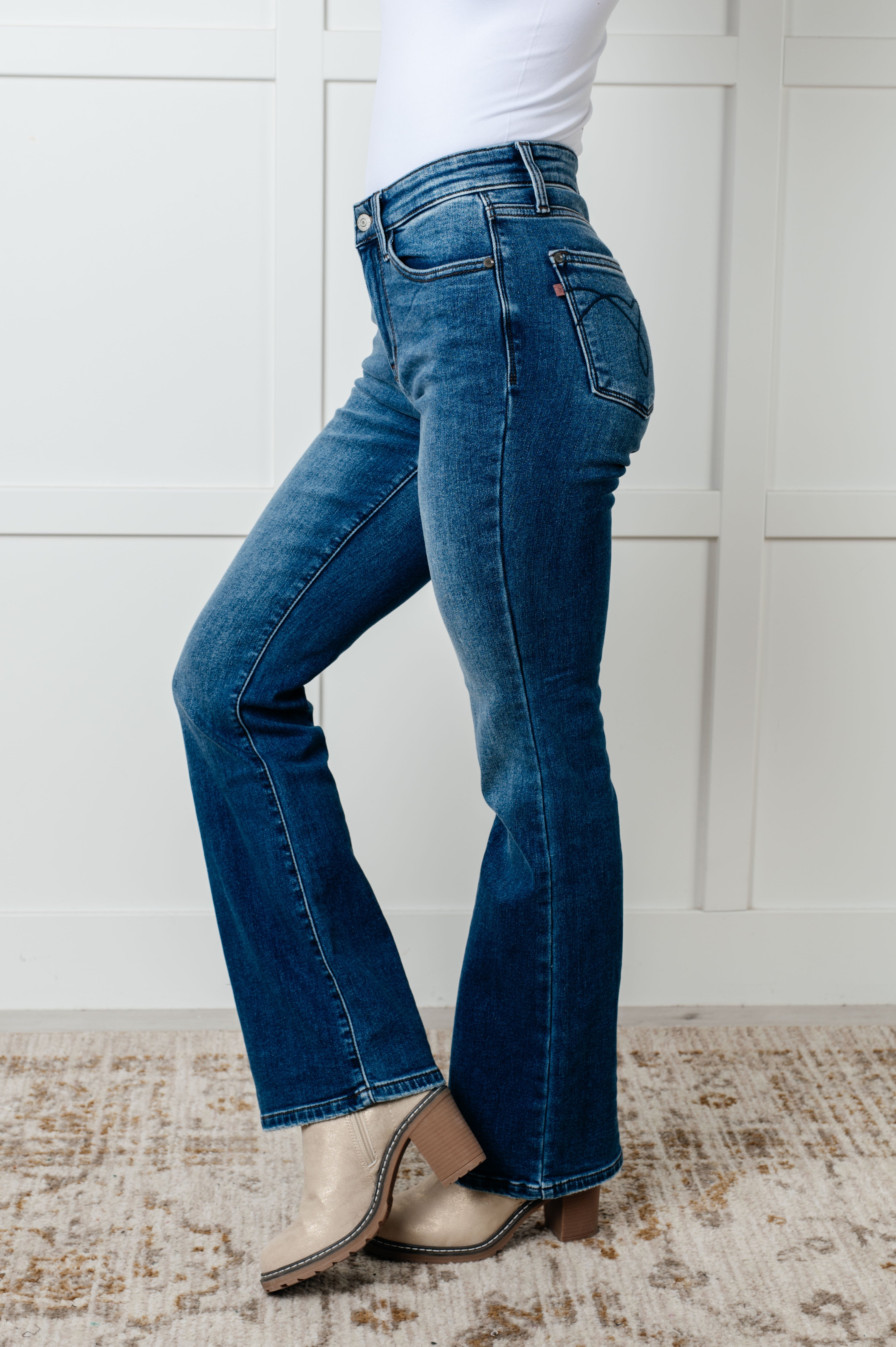 Hannah Mid Rise Thermal Bootcut Jeans (Judy Blue)