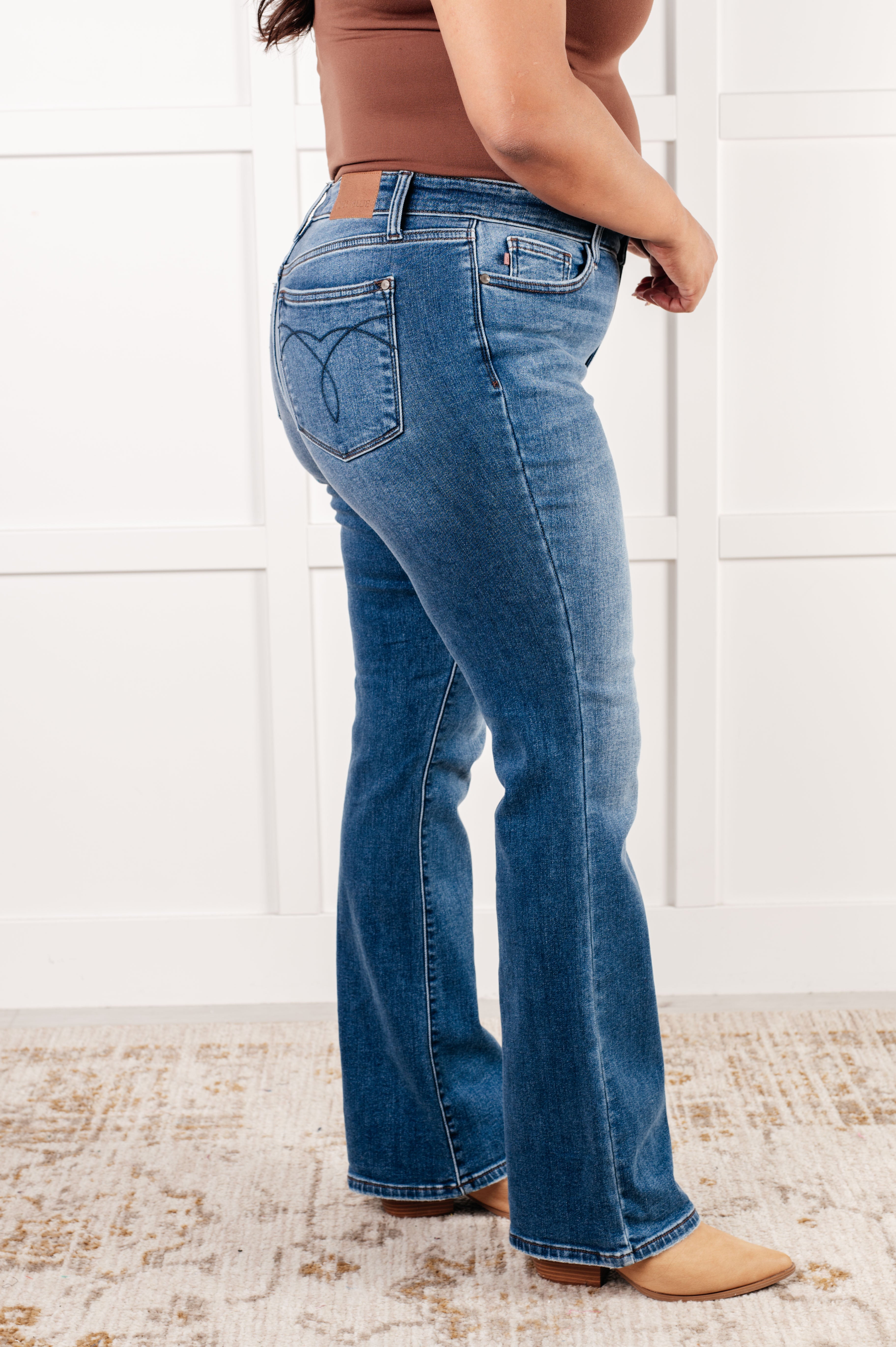 Hannah Mid Rise Thermal Bootcut Jeans (Judy Blue)