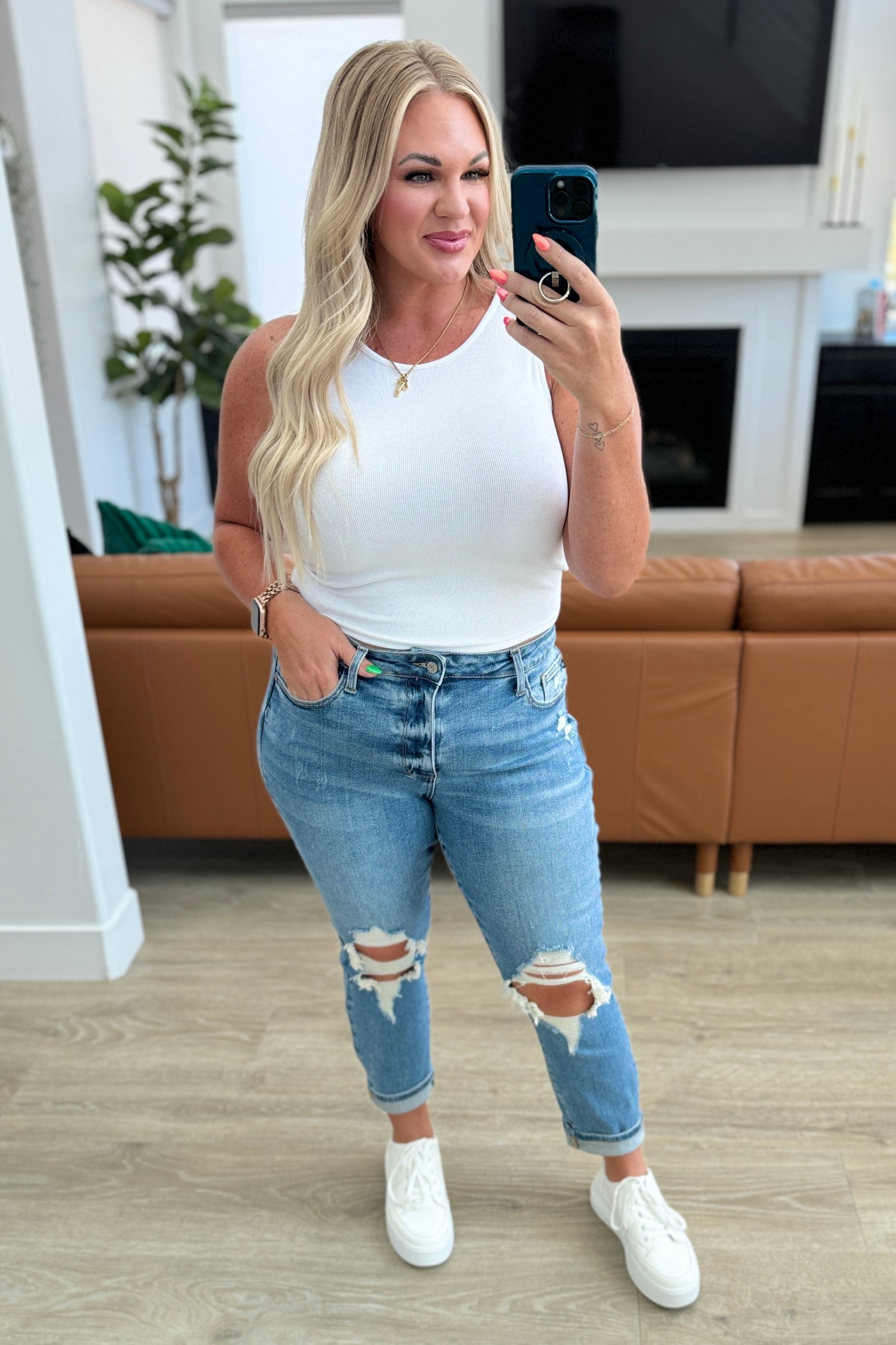 Frankie High Waist Distressed Boyfriend Jeans (Judy Blue)