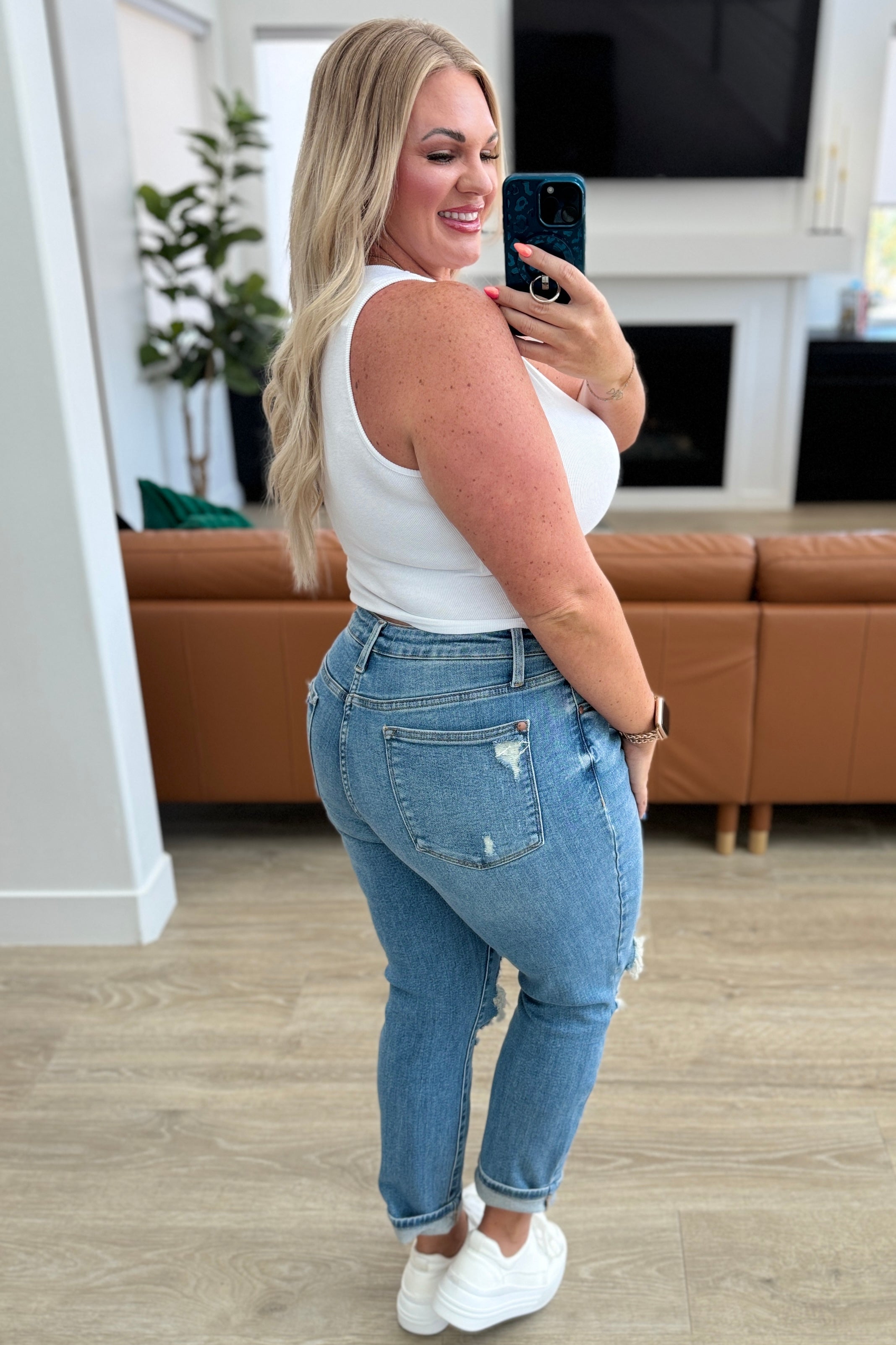 Frankie High Waist Distressed Boyfriend Jeans (Judy Blue)