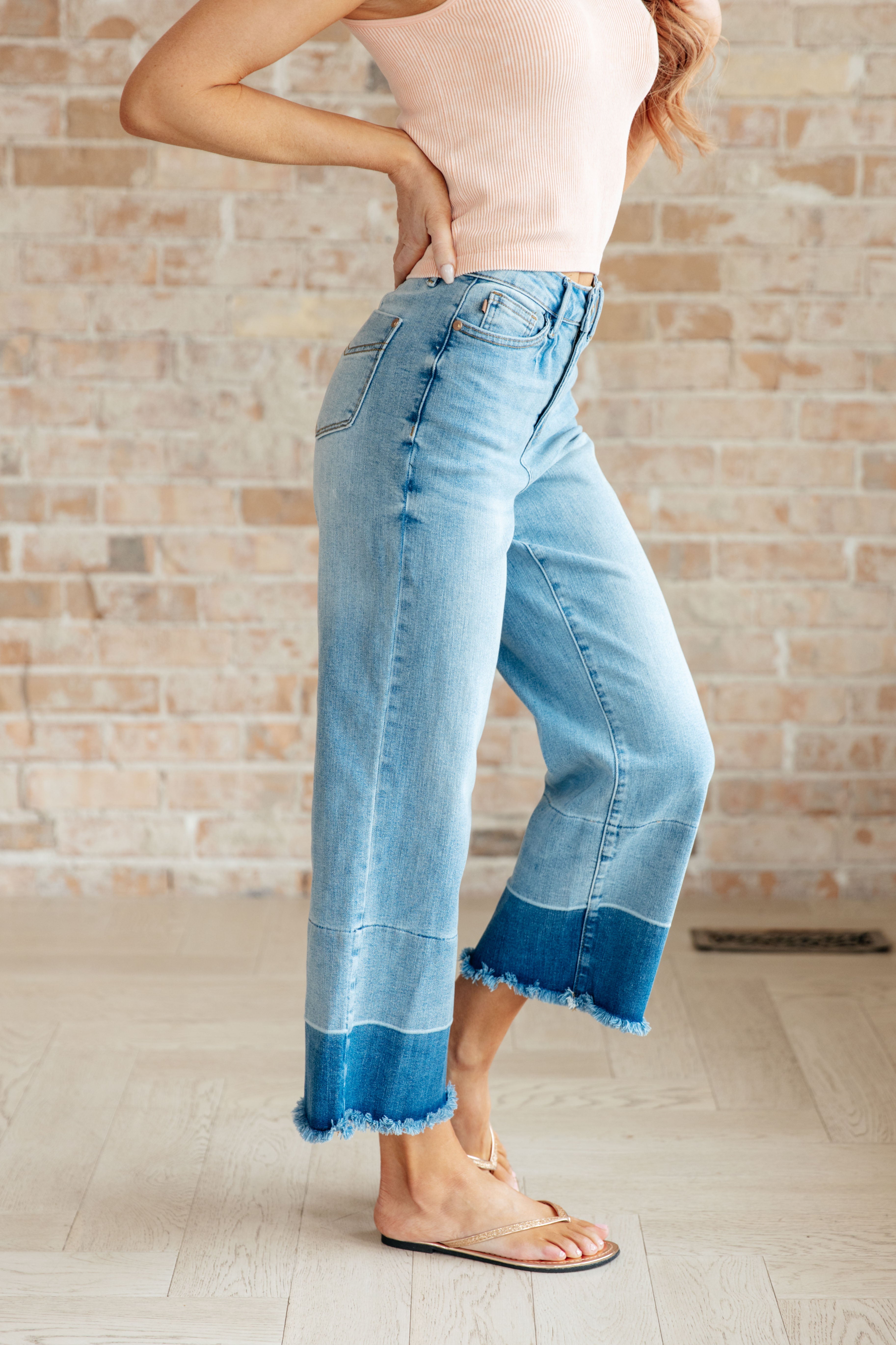 Olivia High Rise Wide Leg Crop Jeans in Medium Wash (Judy Blue)