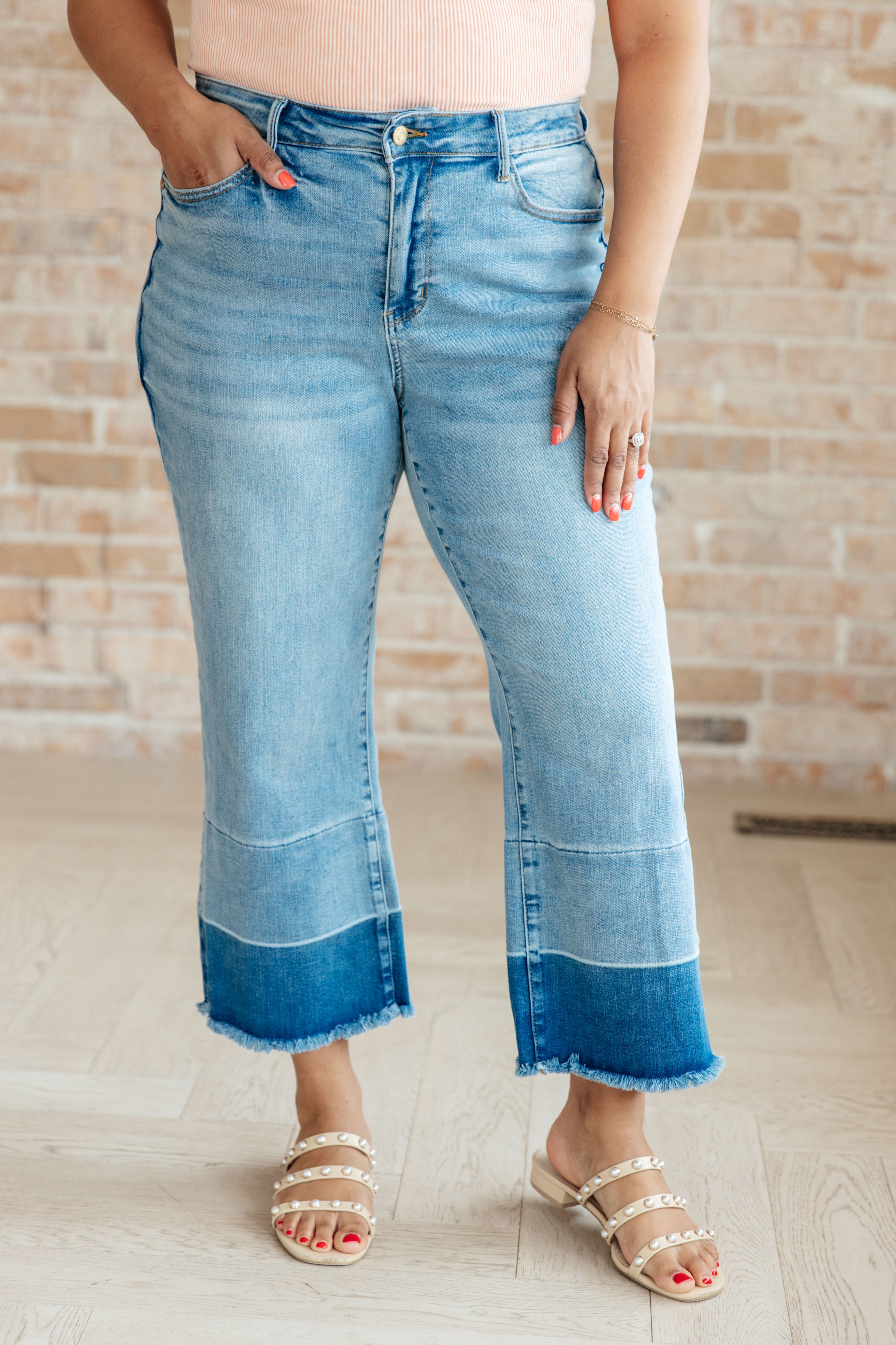 Olivia High Rise Wide Leg Crop Jeans in Medium Wash (Judy Blue)