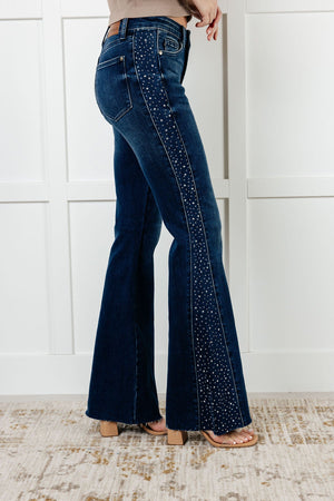 Shannon Mid Rise Rhinestone Detail Flare Jeans (JUDY BLUE)