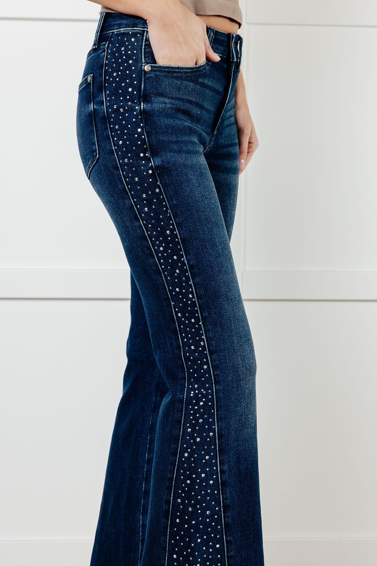 Shannon Mid Rise Rhinestone Detail Flare Jeans (JUDY BLUE)