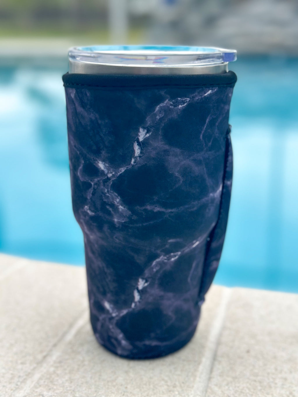Tumbler Sleeve With Handle "Black Marble"