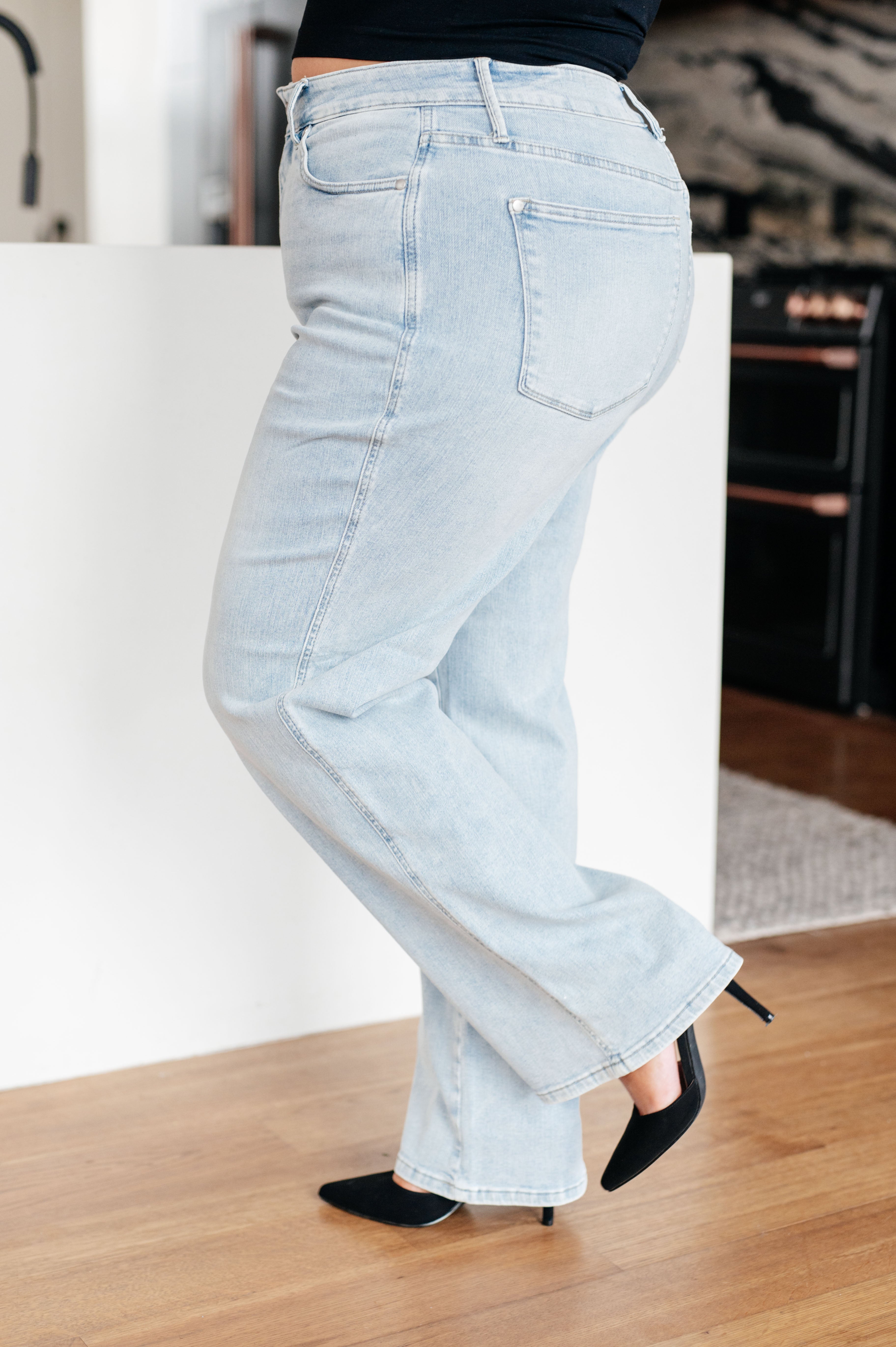 Brooke High Rise Control Top Vintage Wash Straight Jeans (Judy Blue)
