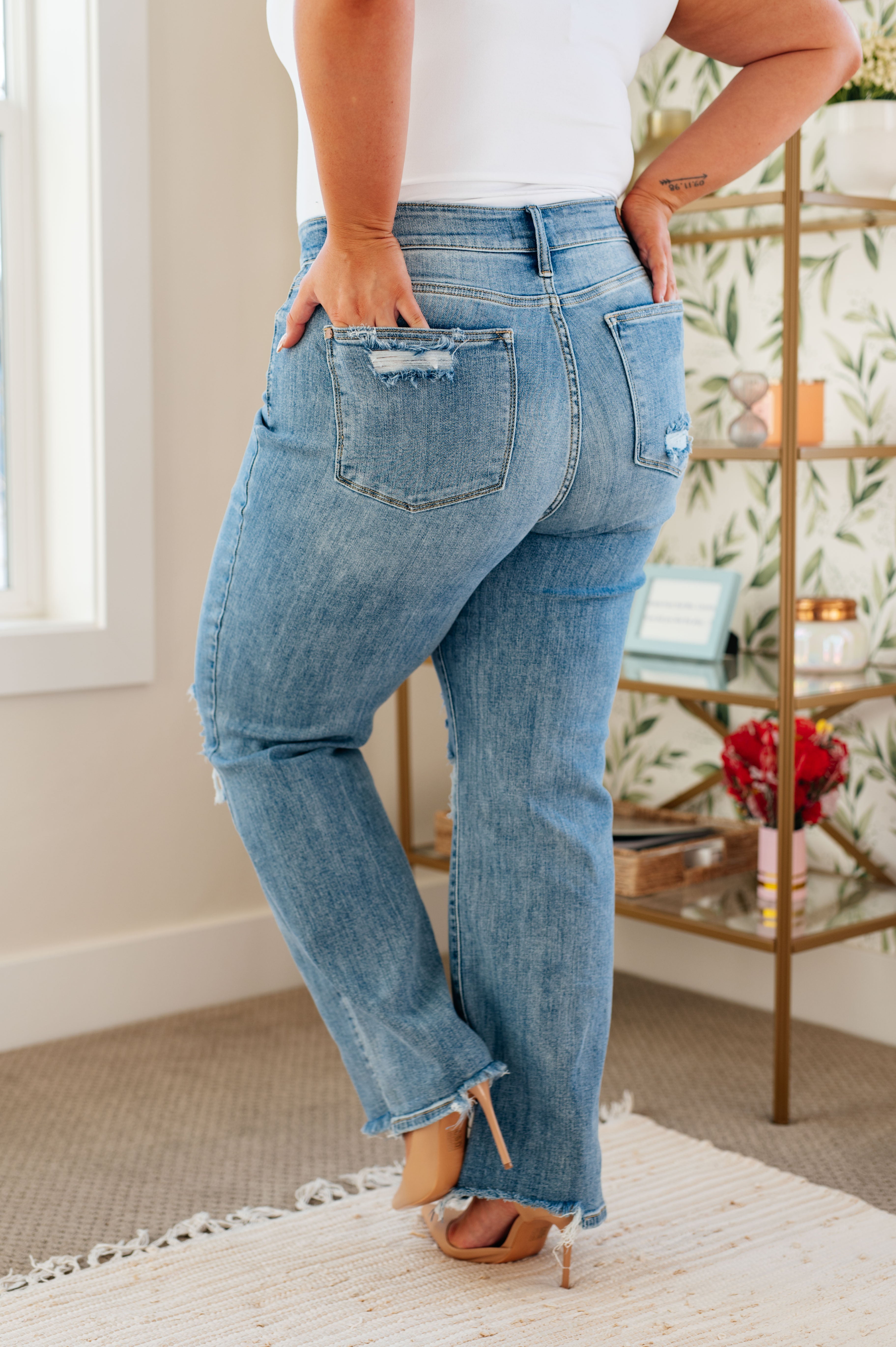 Rose High Rise 90's Straight Jeans in Light Wash (Judy Blue)