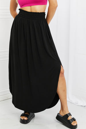 Zenana Side Scoop Scrunch Skirt in Black